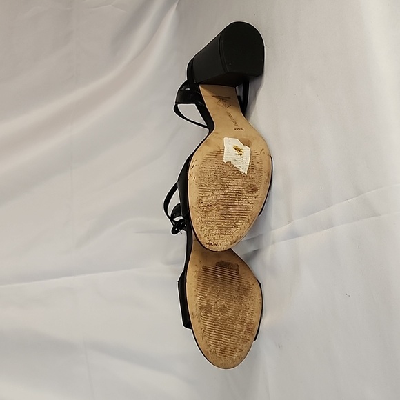 Antonio Melani 6 1/2M Open Toe Hills - Picture 4 of 8